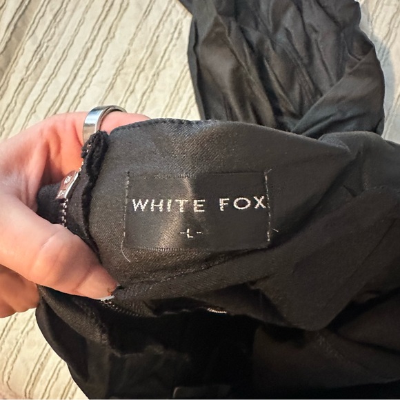 White Fox black smooth leather pants with zipper accents SIZE LARGE - Picture 3 of 7
